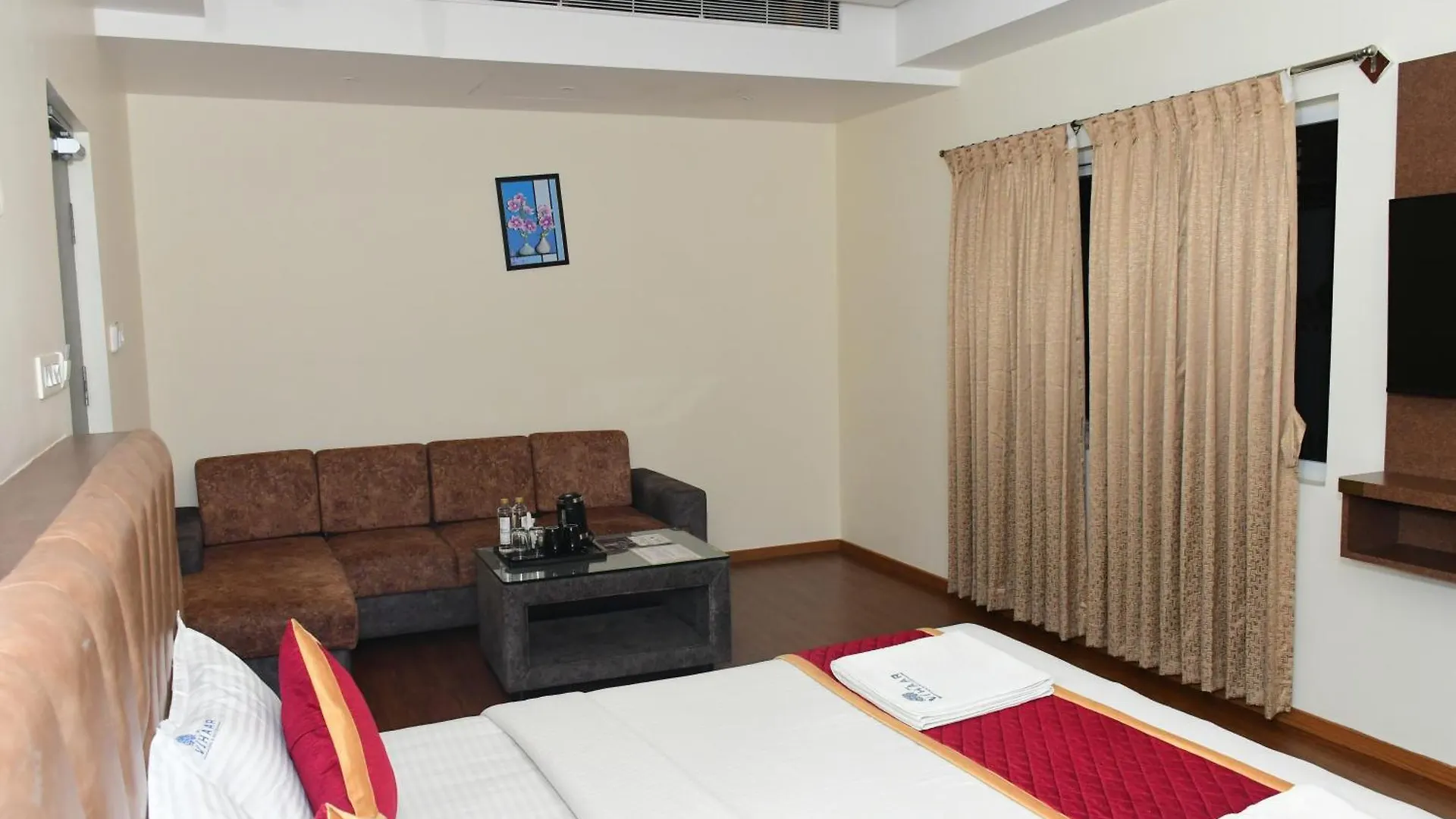 Hotel Sai Vihaar Inn & Suites Mysore