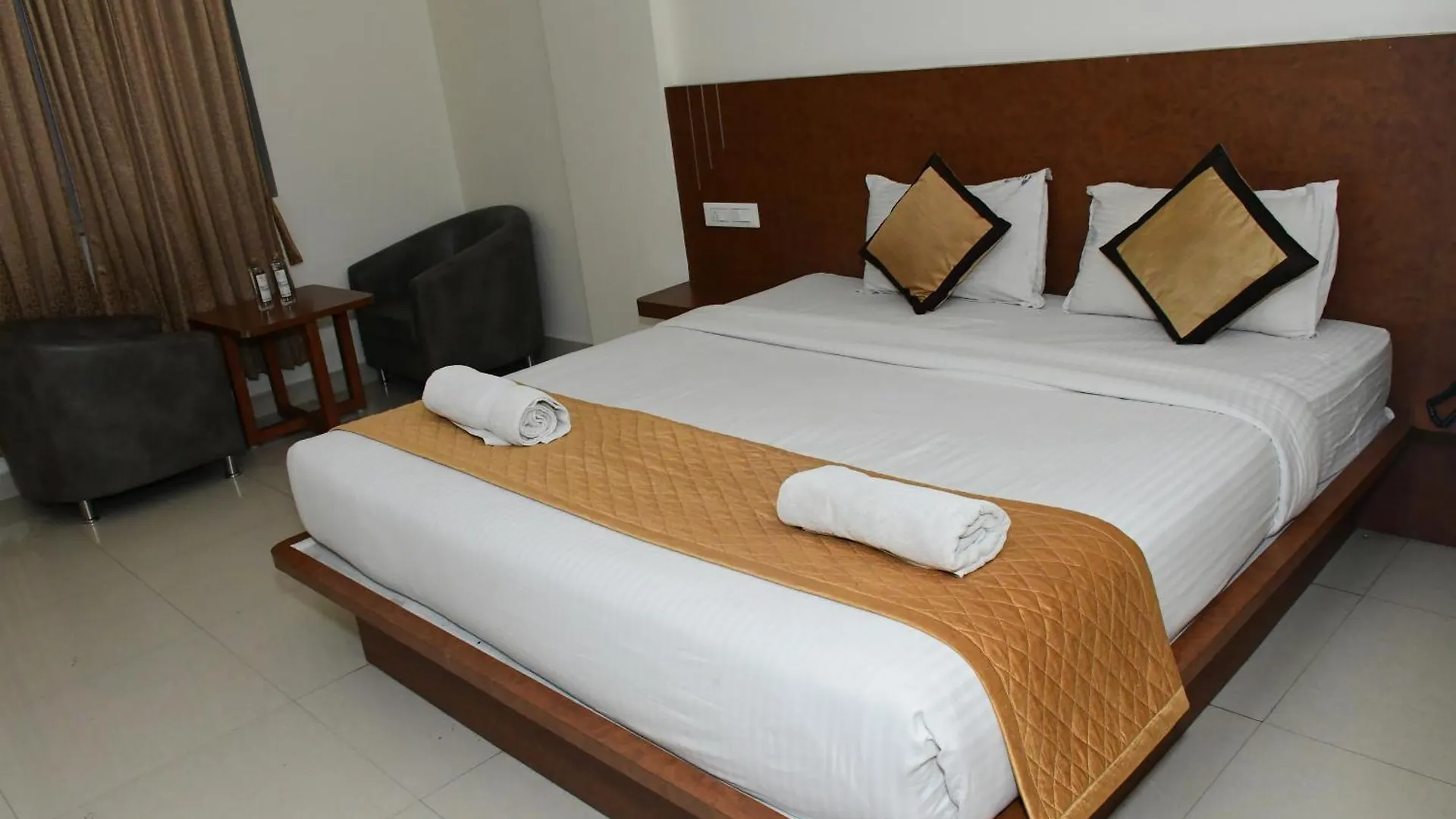 Hotel Sai Vihaar Inn & Suites Mysore